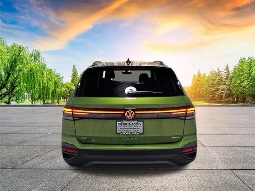 2025 Volkswagen Taos 1.5T SE Black