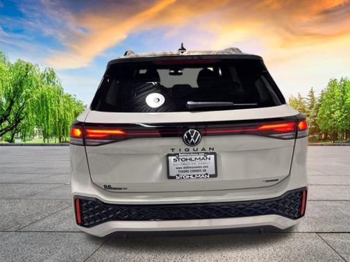 2026 Volkswagen Tiguan 2.0T SE R-Line Black