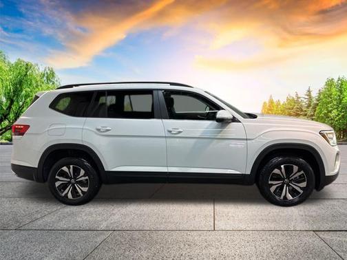 2025 Volkswagen Atlas 2.0T SE