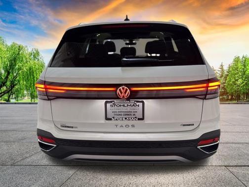 2025 Volkswagen Taos 1.5T SE