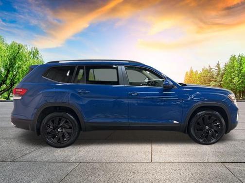 2025 Volkswagen Atlas 2.0T SE w/Technology 4MOTION