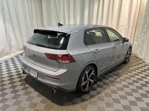 2024 Volkswagen Golf GTI 2.0T SE DSG