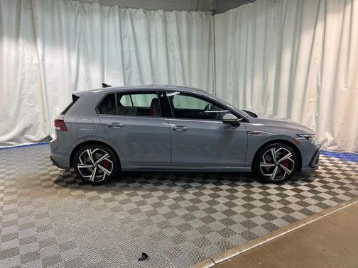 2024 Volkswagen Golf GTI 2.0T SE DSG