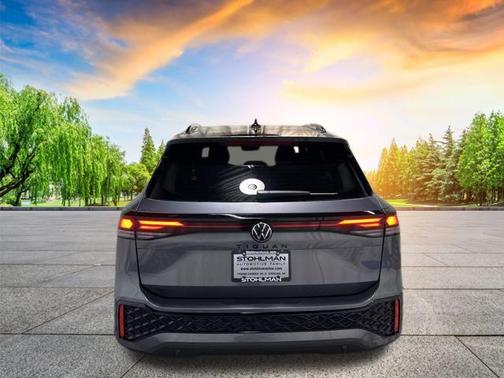 2025 Volkswagen Tiguan 2.0T SE R-Line Black