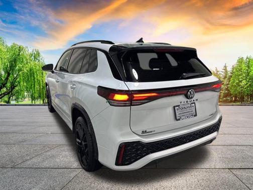 2025 Volkswagen Tiguan 2.0T SE R-Line Black