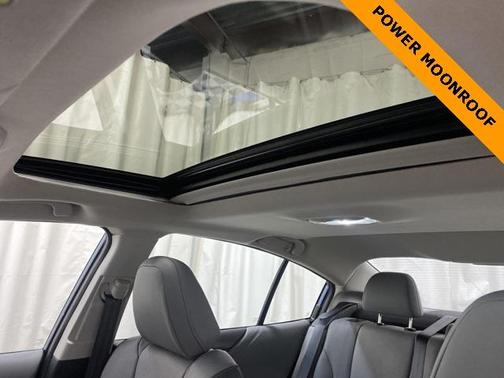 Photo 3 of 31 of 2021 Subaru Legacy Limited XT