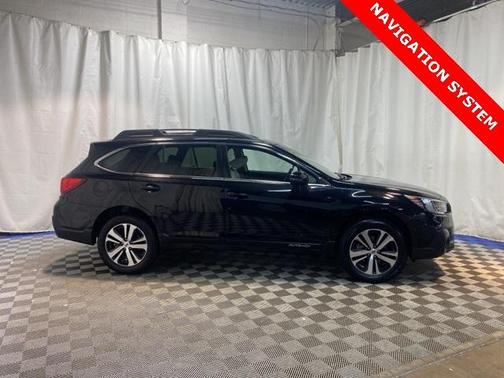 Photo 2 of 33 of 2019 Subaru Outback 3.6R Limited