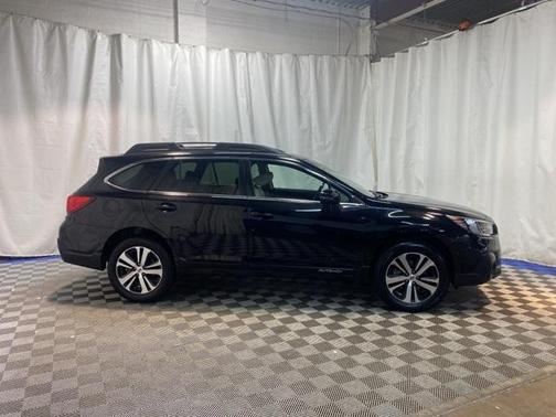 Photo 2 of 30 of 2019 Subaru Outback 3.6R Limited