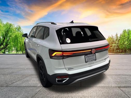 2025 Volkswagen Taos 1.5T SEL