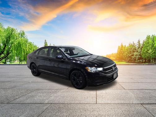 Deep Black Pearl Effect 2024 Volkswagen Jetta 1.5T SE