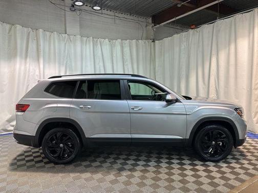 2022 Volkswagen Atlas 3.6L SE w/Technology