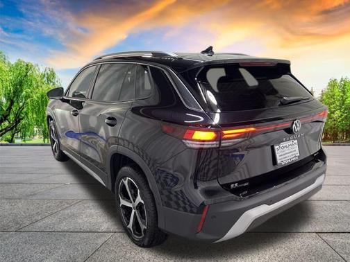 2025 Volkswagen Tiguan 2.0T SE 4MOTION