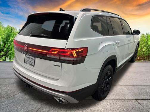 2025 Volkswagen Atlas 2.0T SE