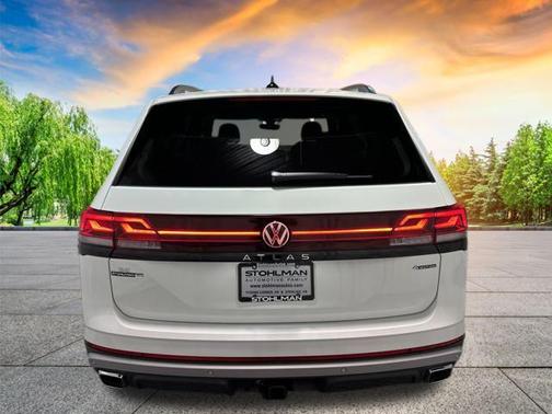 2025 Volkswagen Atlas 2.0T SE
