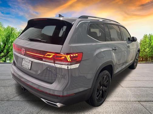 2025 Volkswagen Atlas 2.0T SE w/Technology 4MOTION