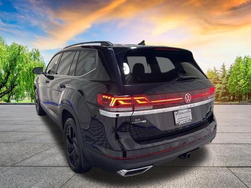 2025 Volkswagen Atlas 2.0T SE w/Technology 4MOTION
