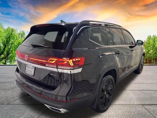 2025 Volkswagen Atlas 2.0T SE w/Technology 4MOTION