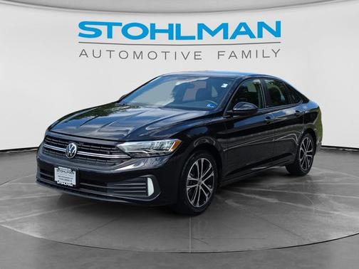 Deep Black Pearl Effect 2023 Volkswagen Jetta 1.5T Sport