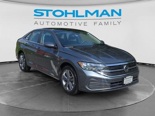 Platinum Gray Metallic 2023 Volkswagen Jetta 1.5T SE