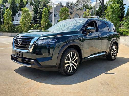 2024 Nissan Pathfinder Platinum 4WD