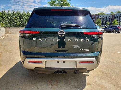 2024 Nissan Pathfinder Platinum 4WD