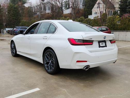 2025 BMW 330 i xDrive