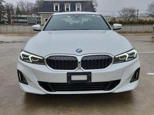2025 BMW 330 i xDrive