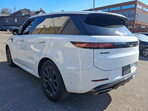 2024 Land Rover Range Rover Sport SE