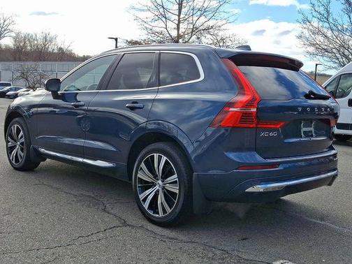 2022 Volvo XC60 B5 Inscription