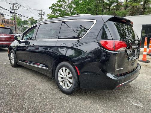 2018 Chrysler Pacifica Touring-L