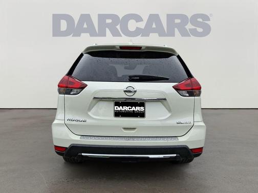 Pearl White 2018 Nissan Rogue SL