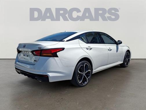 Glacier White 2025 Nissan Altima SR AWD