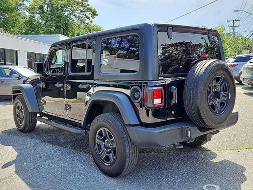 2022 Jeep Wrangler Unlimited Sport