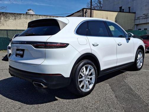 2023 Porsche Cayenne Base