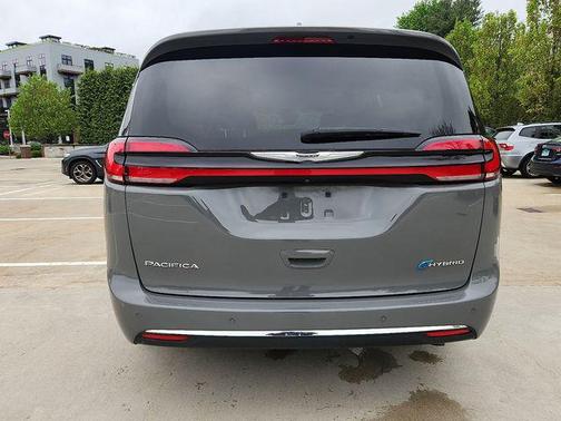 2022 Chrysler Pacifica Hybrid Touring L