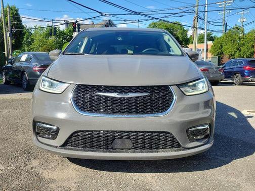 2022 Chrysler Pacifica Hybrid Touring L