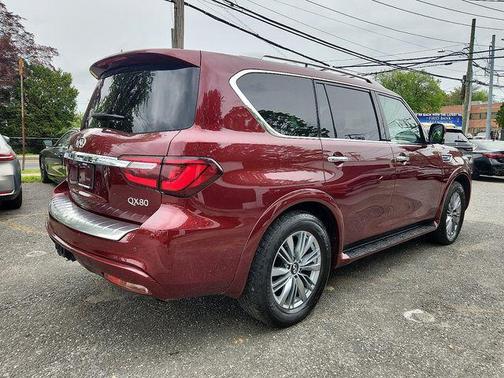 2022 INFINITI QX80 Luxe