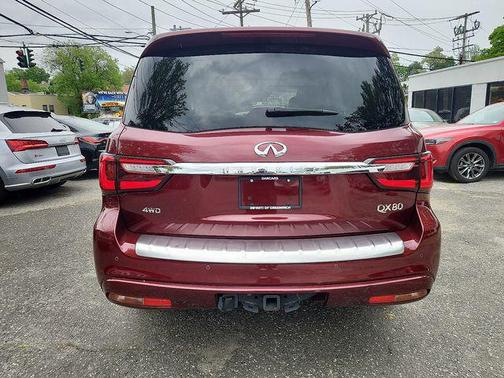 2022 INFINITI QX80 Luxe