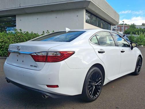 2015 Lexus ES 350 Crafted Line