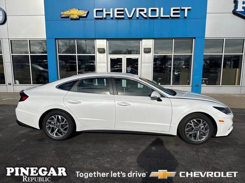 2023 Hyundai SONATA SEL