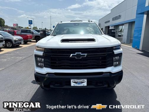 2025 Chevrolet Silverado 2500 Custom