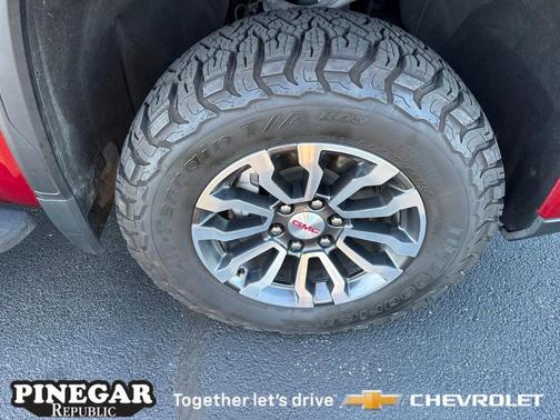 2023 GMC Sierra 1500 AT4