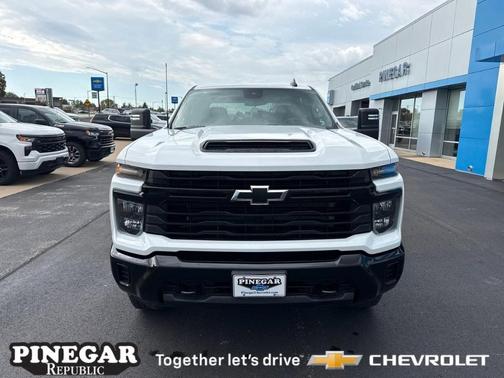 2026 Chevrolet Silverado 2500 Custom