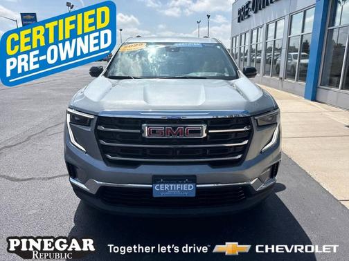 2025 GMC Acadia Elevation