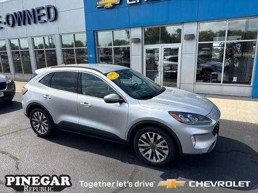 2020 Ford Escape Titanium Hybrid