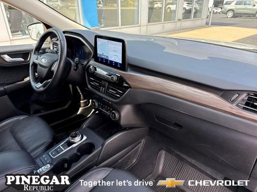 2020 Ford Escape Titanium Hybrid
