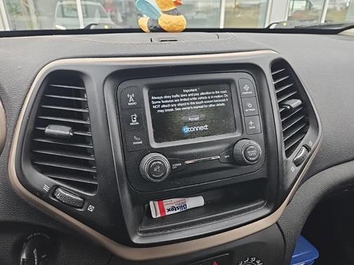 2017 Jeep Cherokee Sport