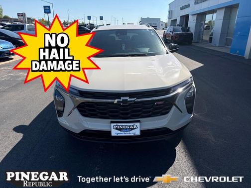 White Sand 2026 Chevrolet Trax 2RS