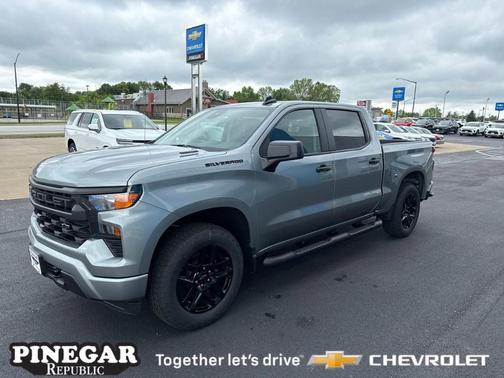 2025 Chevrolet Silverado 1500 Custom