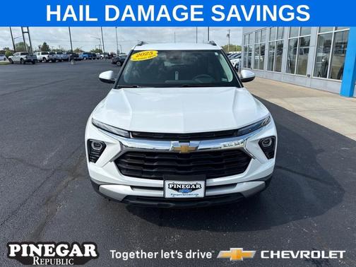 Summit White 2025 Chevrolet Trailblazer LT